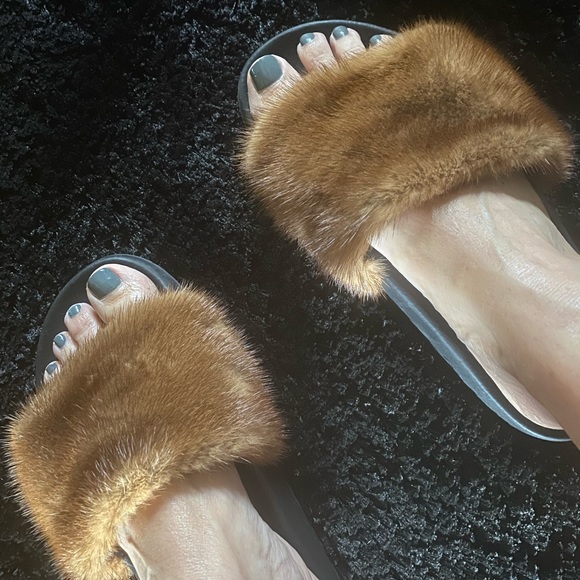 Givenchy fur slides - Picture 7 of 8